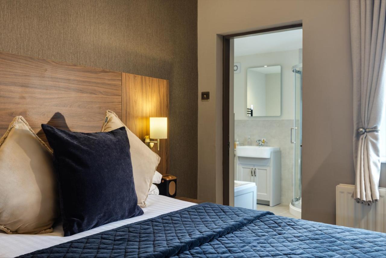 Stone Villa Chester Exterior foto A bedroom at the hotel